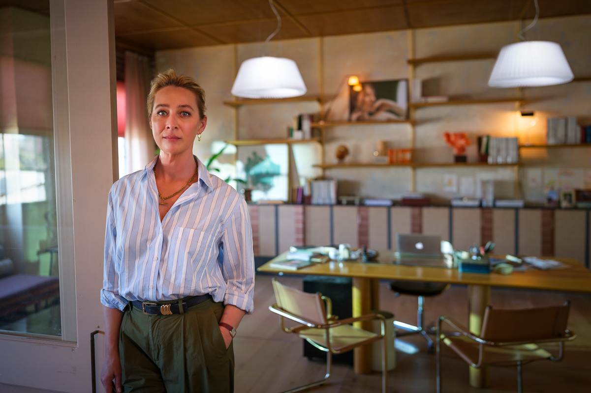 Asher Keddie as Evelyn Jones in Strife Ser 2